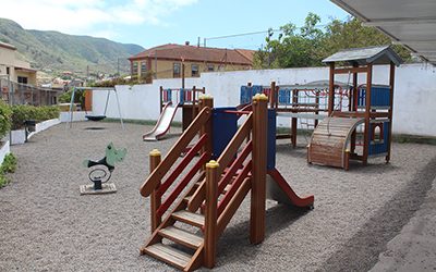Tegueste continúa trabajando en el plan de mejora y conservación de todos los parques infantiles del municipio