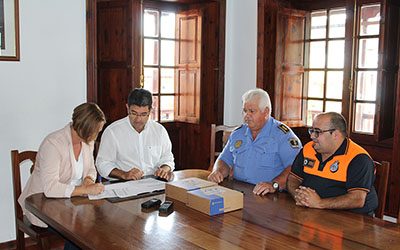 La Dirección General de Seguridad y Emergencias del Gobierno de Canarias  dota con dos emisoras tetras al Cuerpo de Voluntarios de Protección Civil de Tegueste