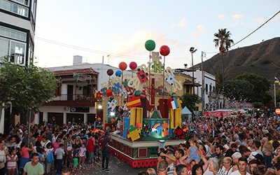 La Cabalgata de Carrozas inundará de color y música este sábado las calles de Tegueste