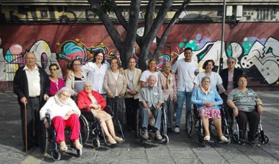 Los mayores del Centro de Día de Tegueste visitan la Casa del Carnaval de Santa Cruz