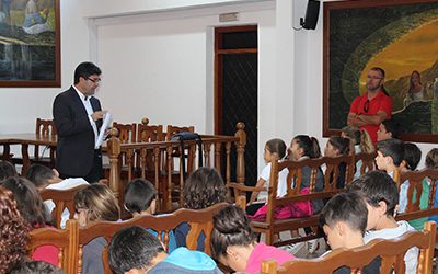 Los alumnos y alumnas de quinto y sexto del CEIP Teófilo Pérez  visitan el Salón de Plenos del Ayuntamiento de Tegueste
