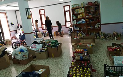 50 lotes de alimentos no perecederos se recogieron en la Recogida “Ni una mesa sin comida, ni un niño sin juguete”