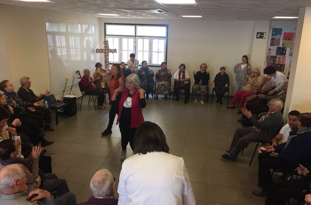 Los mayores del Centro de Día de Tegueste disfrutaron con la Biodanza