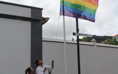 La bandera arcoíris ya ondea en Tegueste